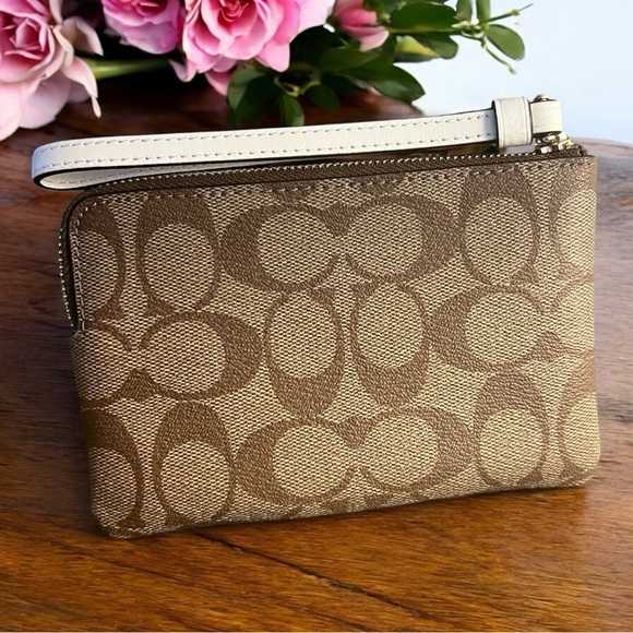 NEW WITH TAGS! $78 retail Coach Brown and Cream Wristlet - Picture 5 of 5
